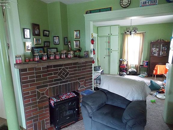 3rd image of 1113 Stilwell Ave