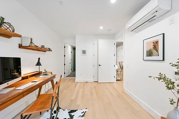 Rented by Nooklyn NYC LLC | media 17