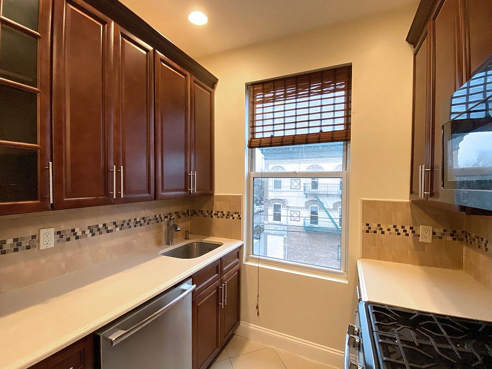 1st image of 3006 46th St APT 2