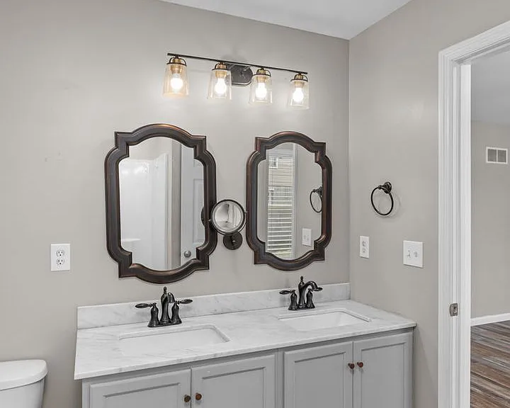6593 Buckingham Palace Dr — Photo 25