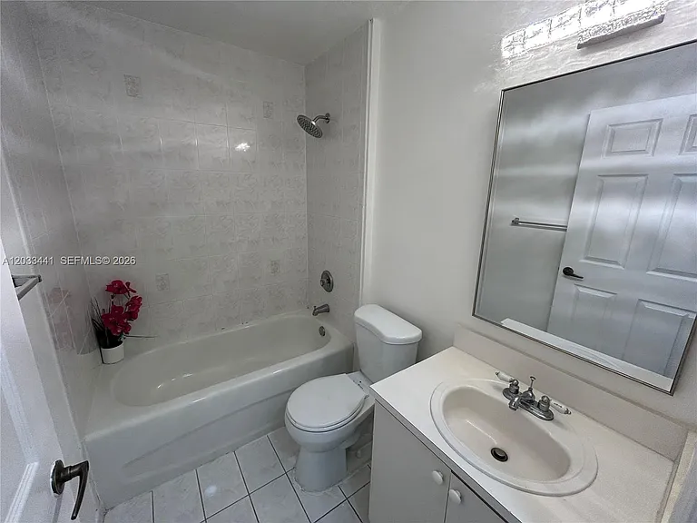 4961 Leeward Ln #3102 — Photo 9