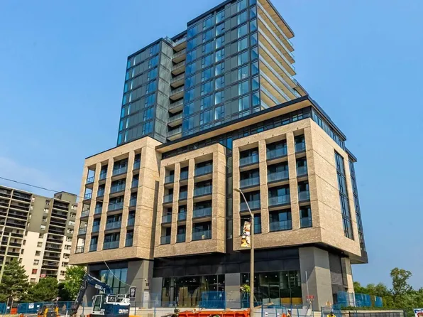 86 Dundas St E, Mississauga, ON