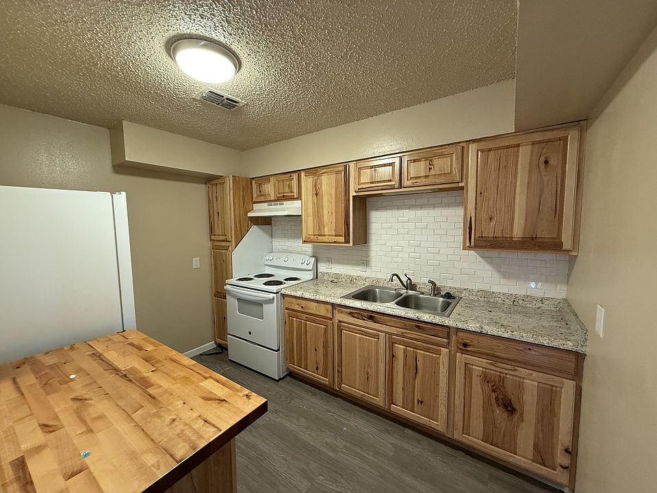 1st image of 200 Twin Mountain Rd #2