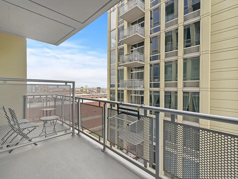 700 N Larrabee St #1004 — Photo 13
