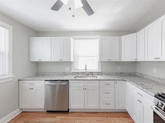 5th image of 4826 Hamburg Ave