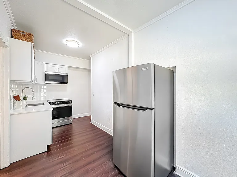 518 Biscayne Dr #3 — Photo 9