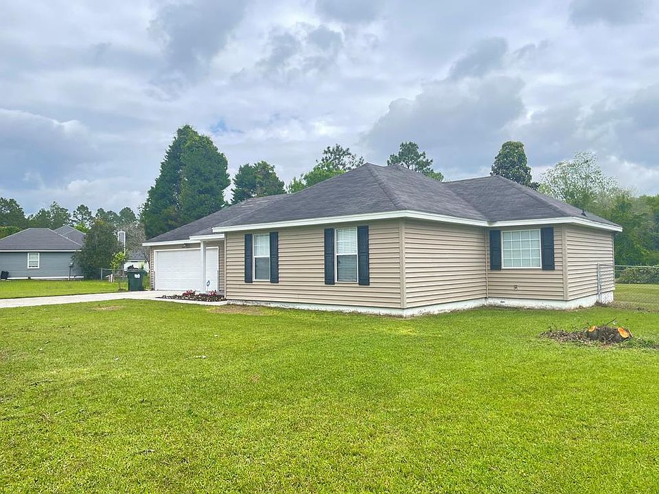1st image of 3894 Stratford Cir