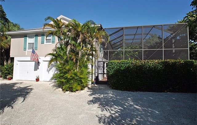 1st image of 743 Elinor Way