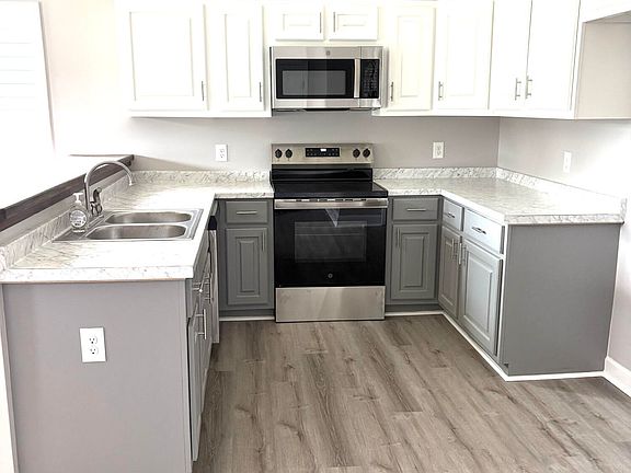 5th image of 105 Dempster St