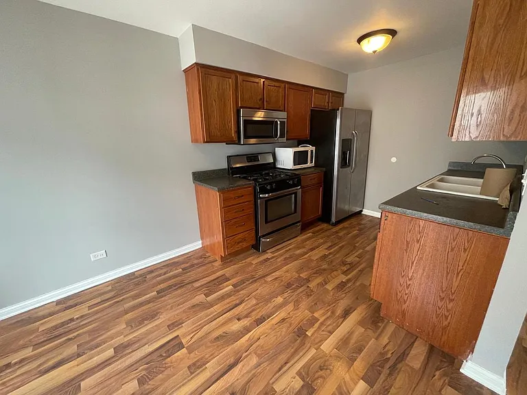 195 Thomas Ct #D — Photo 7