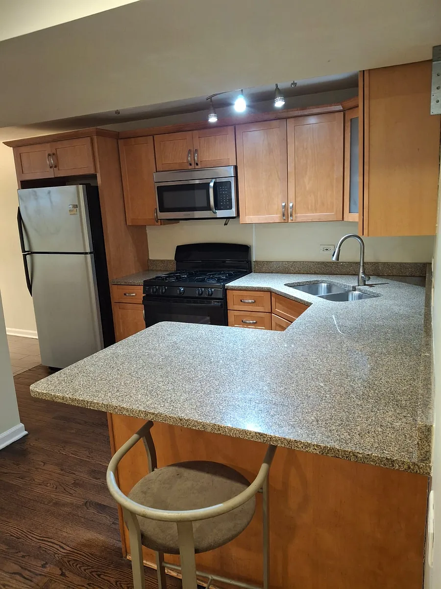 Building Photo - 2846 W Washington Blvd #G
