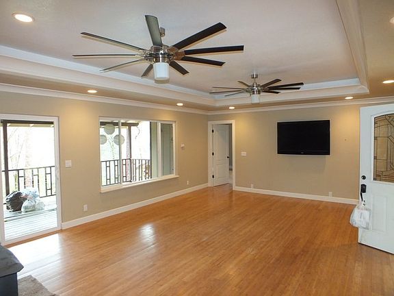3rd image of 3688 Heady Ln