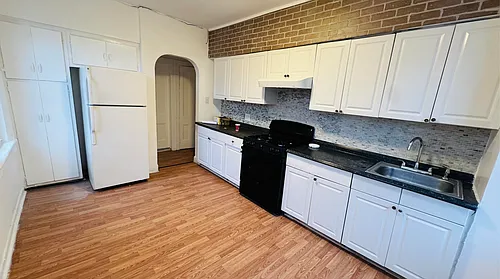 1153 Summit Ave #3 Photo 1