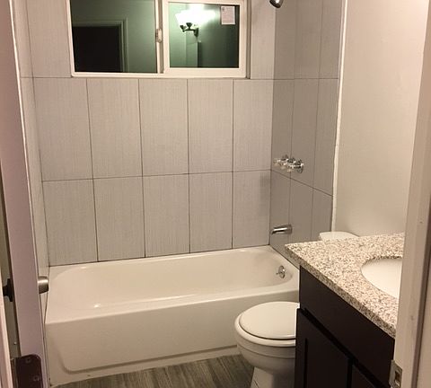 4th image of 1246 E Flora St