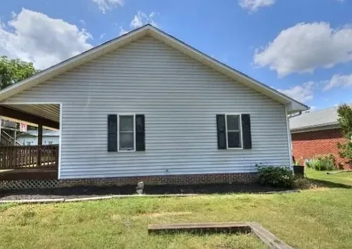 3 bed, 1080 sqft, $1,450 — Photo 3