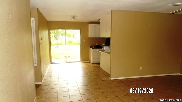 908 W Youst St — Photo 7