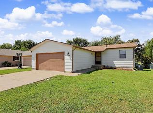 109 S Westview Dr, Derby, KS 67037