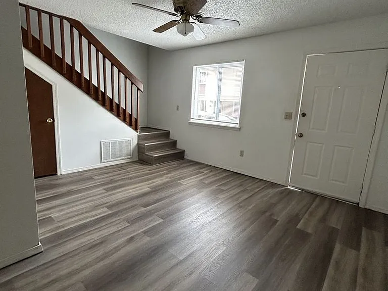 1106-1108 S Joplin Ave — Photo 2