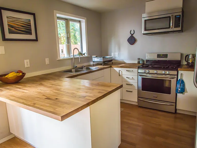 8415 N Olympia St — Photo 1