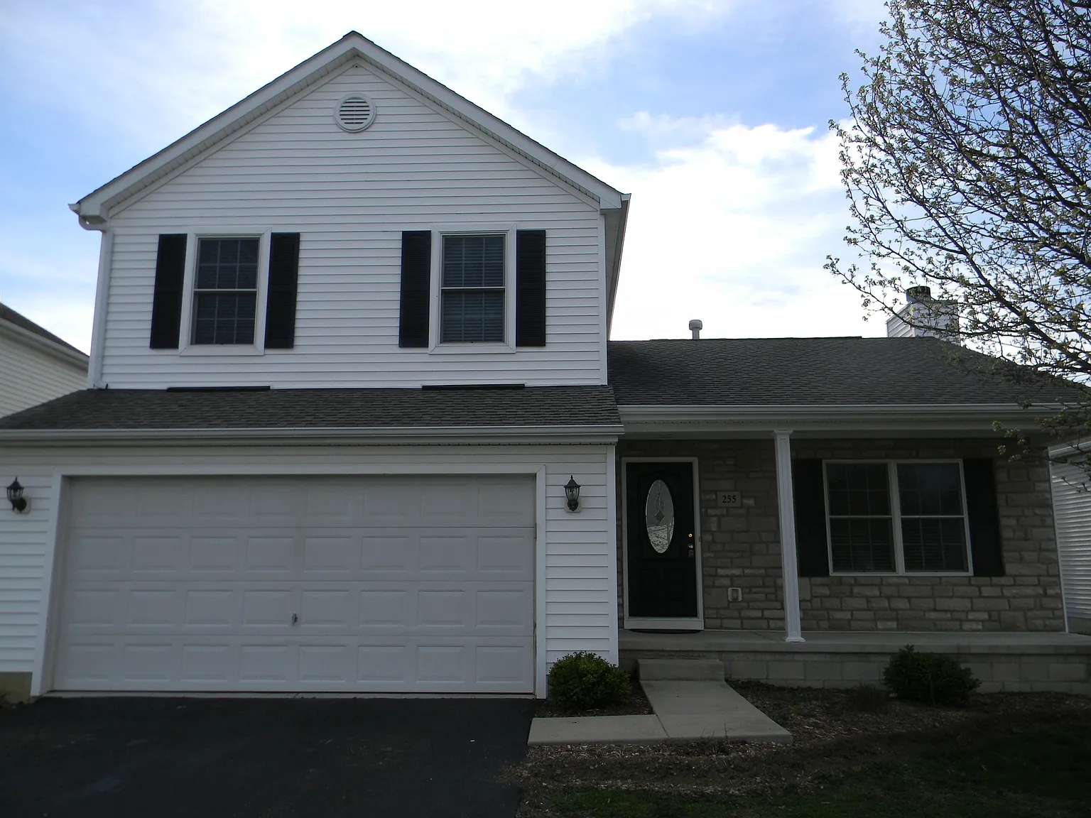255 Hayfield Dr photo 1