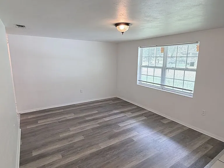 21377 Campbell Dr — Photo 4