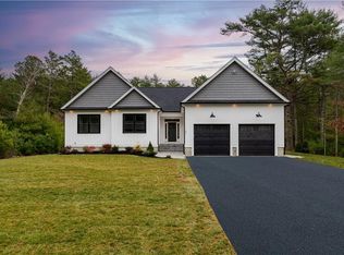 92 White Pines Trl, Charlestown, RI 02813