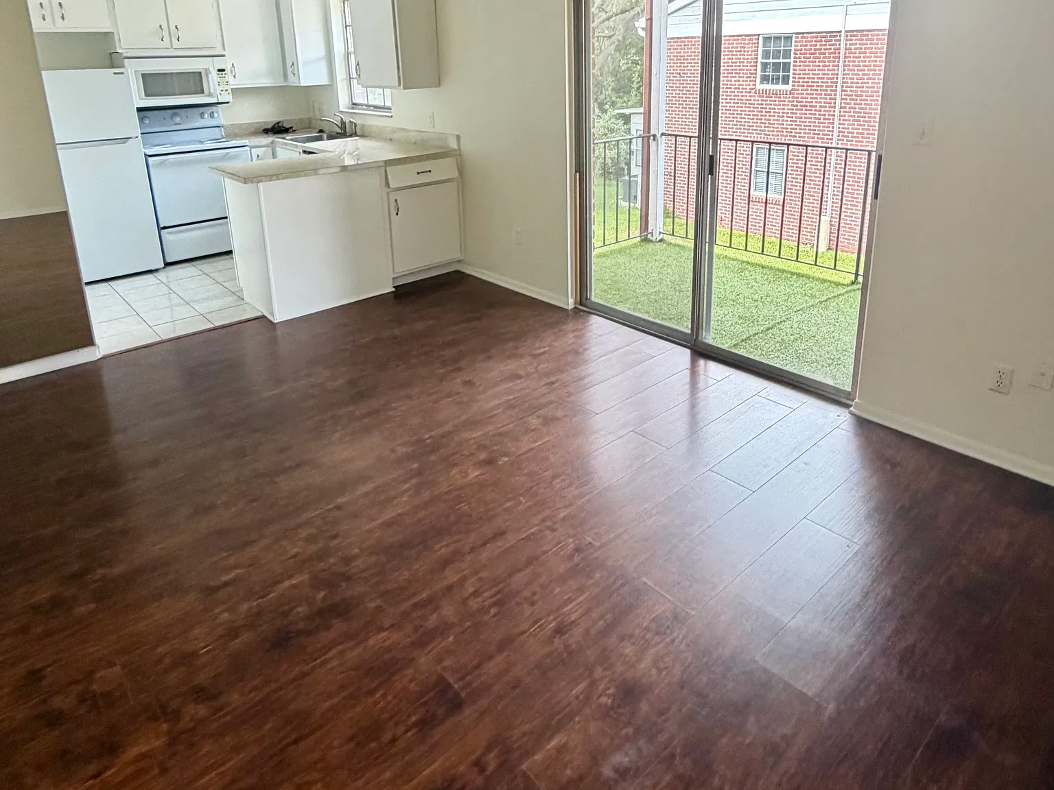 1 bed, 585 sqft, $1,150 — Photo 2