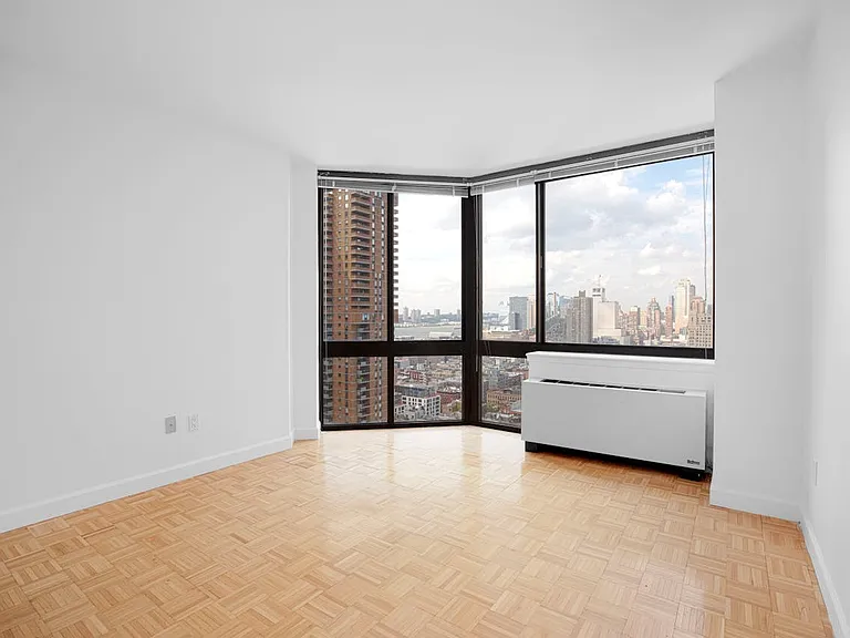 420 W 42nd St #38F — Photo 4