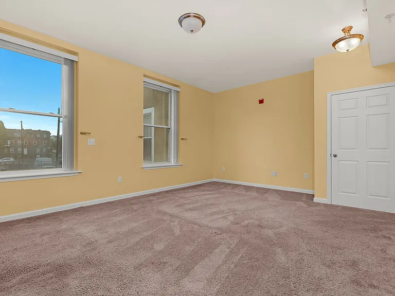 2300 N Calvert St — Photo 19