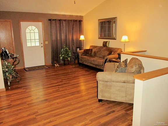 3rd image of 1213 Sierra Dr