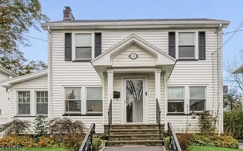 34 Cypress St Photo 1