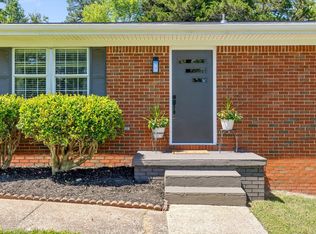 301 Signal Dr, Rossville, GA 30741