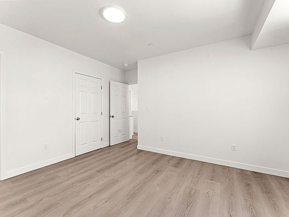 5th image of 12446 18th St #101