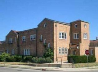 1500 S 73rd St, West Allis, WI 53214