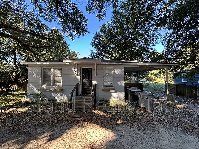 1st image of 114 Yoakum Ct