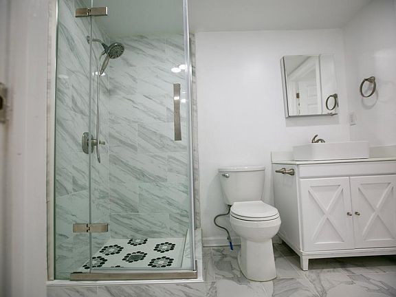 3rd image of 184 Brandywine Dr APT C