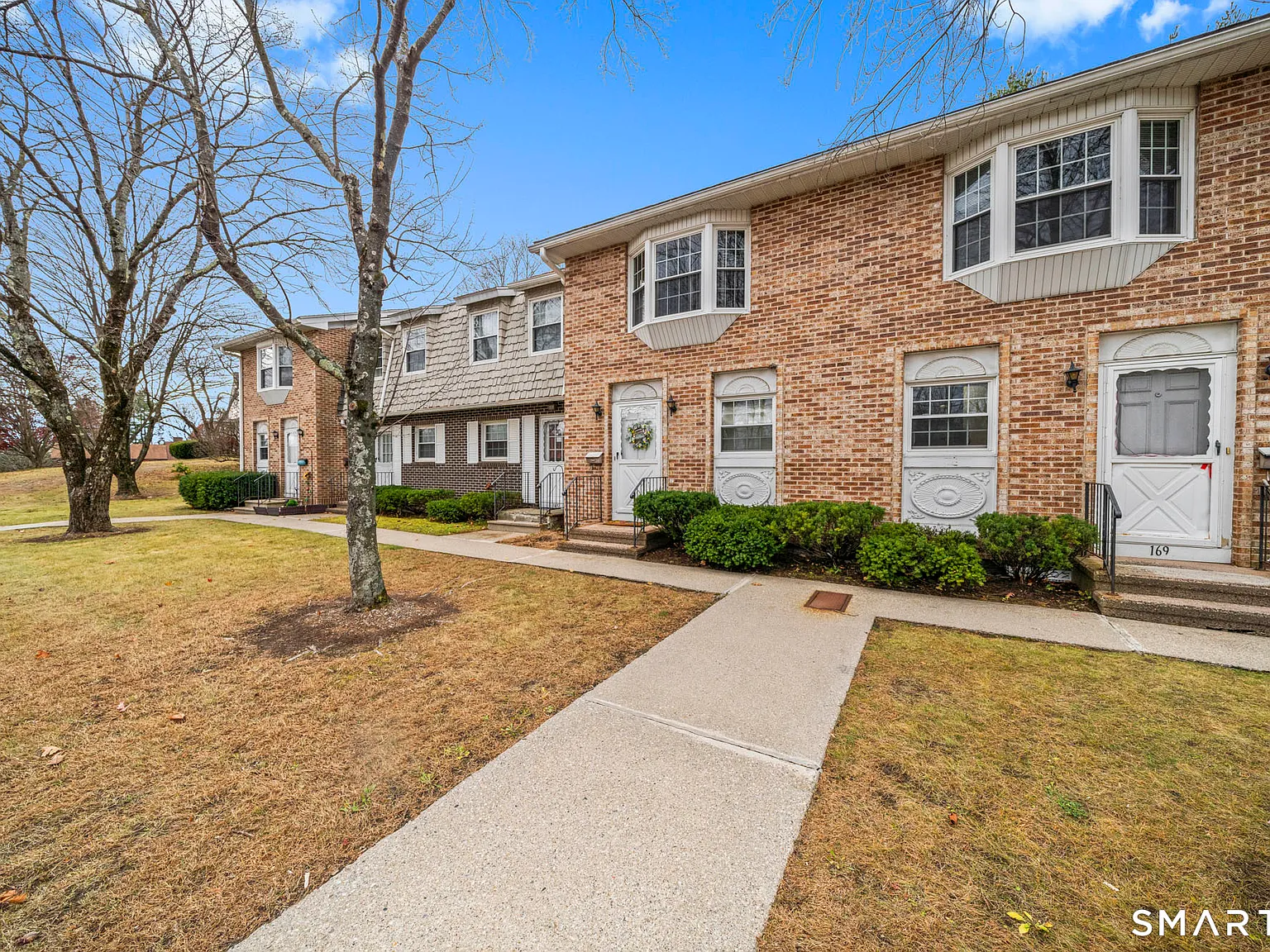 2 bed, 1.5 bath, 1036 sqft, $1,800 — Photo 3