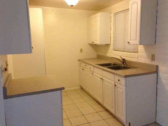 Kitchen (before stove)