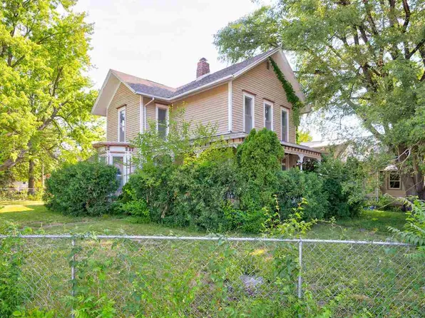 402 E Madison St, Washington, IA 52353