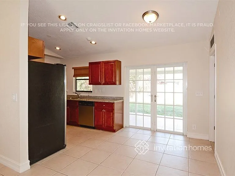 1371 Denlow Ln — Photo 6