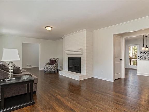 2nd image of 3330 Hickory Crest Dr NW