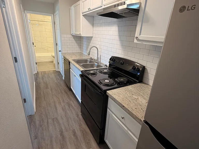 210 High Line St #6 — Photo 8
