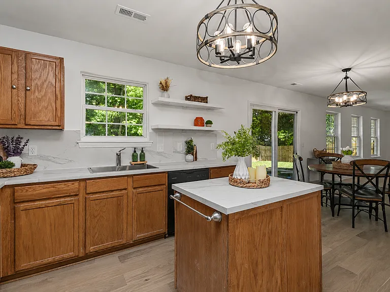 9819 Aventide Ln — Photo 20