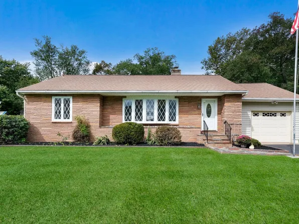 35 E Hillcrest Ave, Chalfont, PA 18914