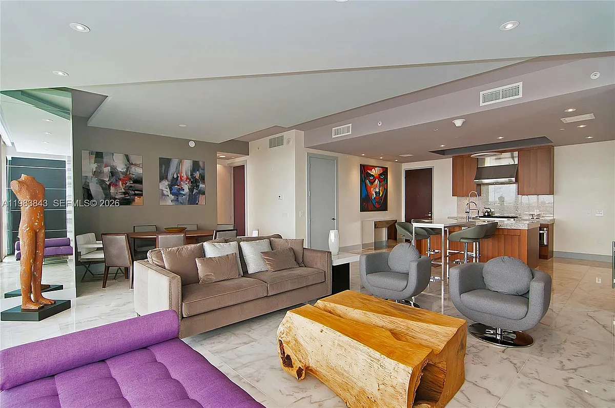 Building Photo - 9705 Collins Ave #505N