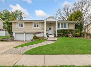 9 Delaware Avenue, Jericho, NY 11753