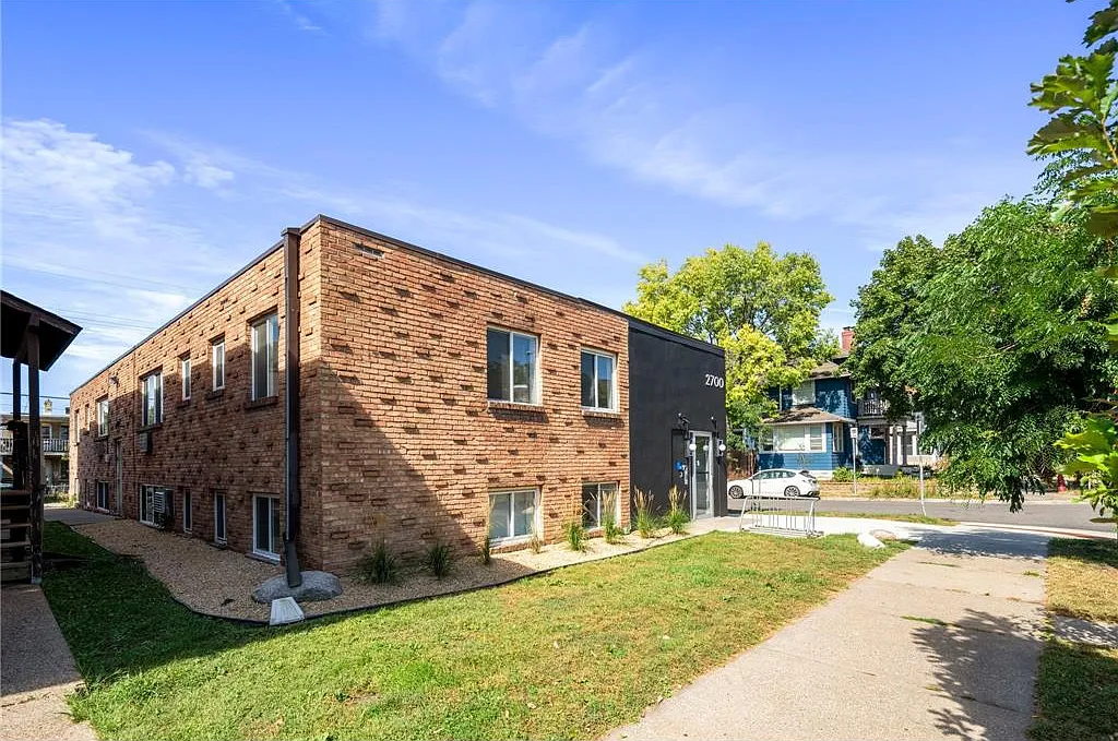 1 bed, 700 sqft, $1,325 — Photo 2
