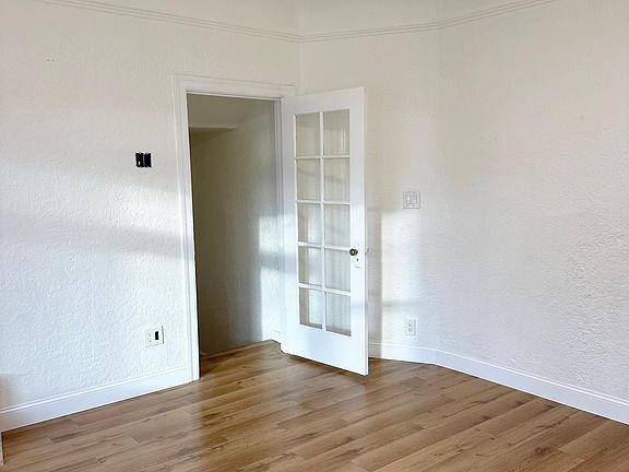 5th image of 32 S Morrison Ave #2