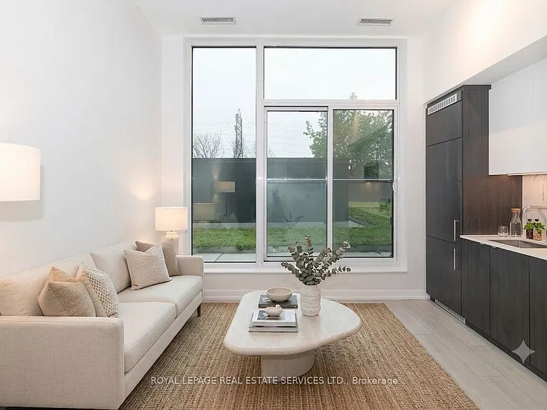 500 Dupont St #201 — Photo 2