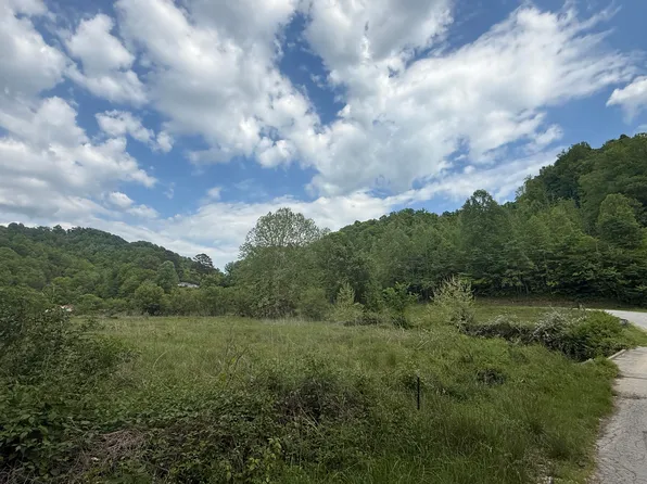 9999 Hammons Fork Rd, Barbourville, KY 40906